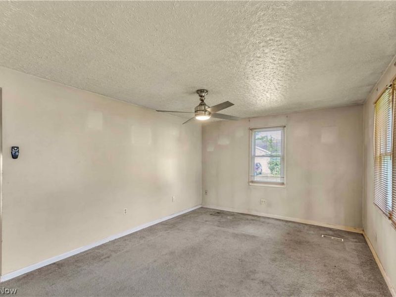 445 Morgan Court , Lagrange, OH 44050 Photo 7