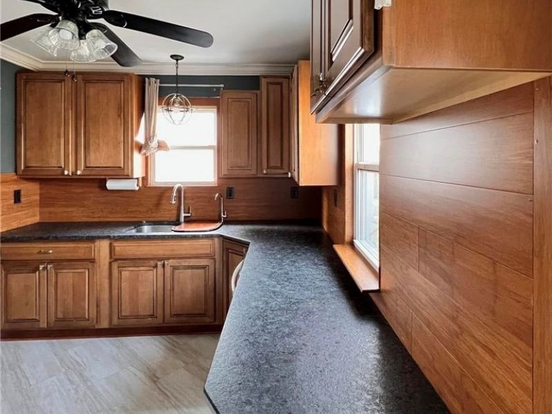 8309 Bancroft Avenue, Cleveland, OH 44105 Photo 12