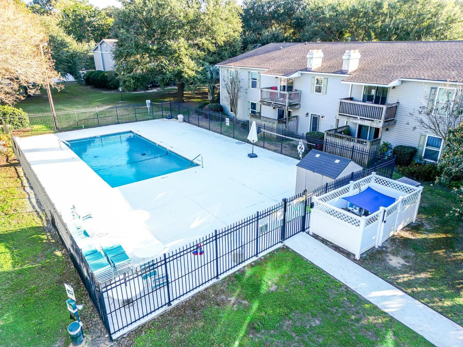 1402 Camp Road Photo 11