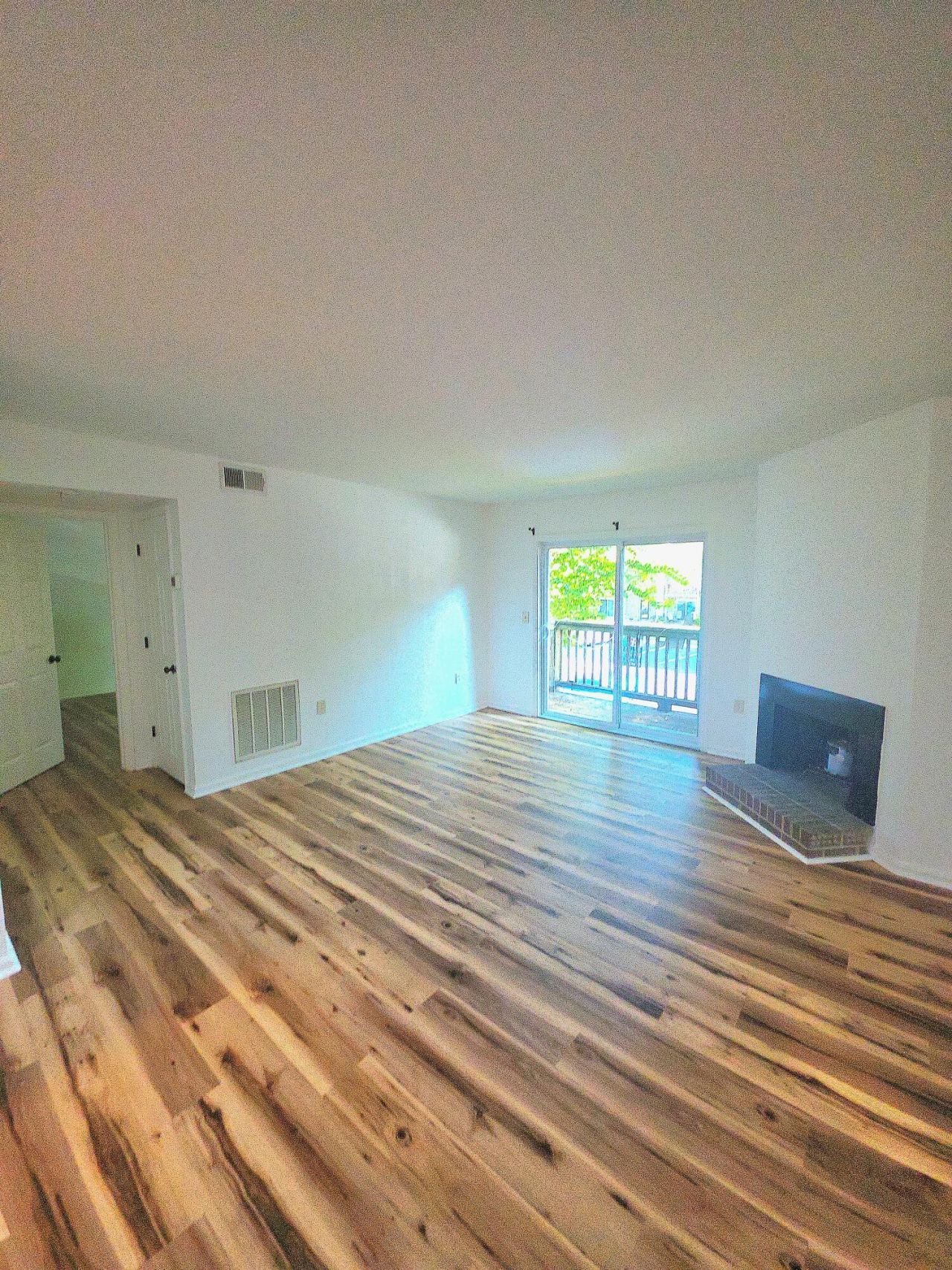 1402 Camp Road Photo 4