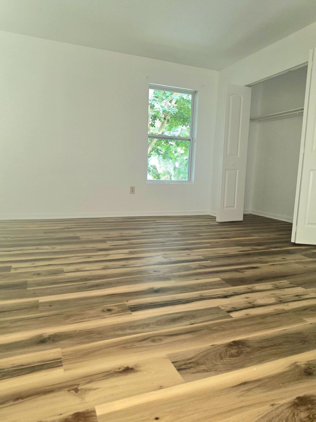 1402 Camp Road Photo 7