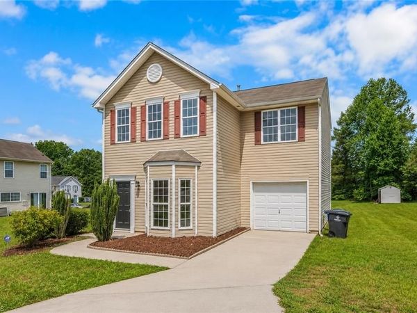 2215 Bradford Glen Circle , Winston-Salem, NC 27107