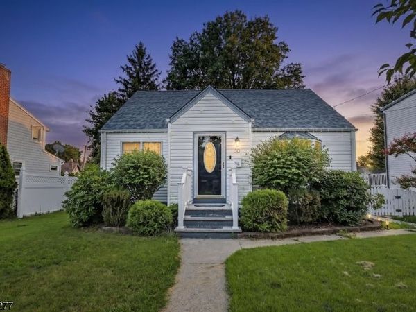 30 Schuyler Ave, Pompton Lakes, NJ 07442