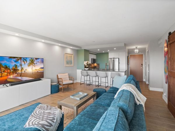 340 Sunset Drive, Fort Lauderdale, FL 33301