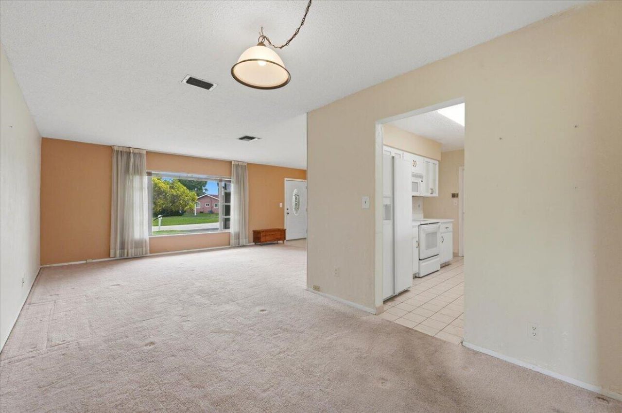 9401 NW 70 Place, Tamarac, FL 33321 Photo