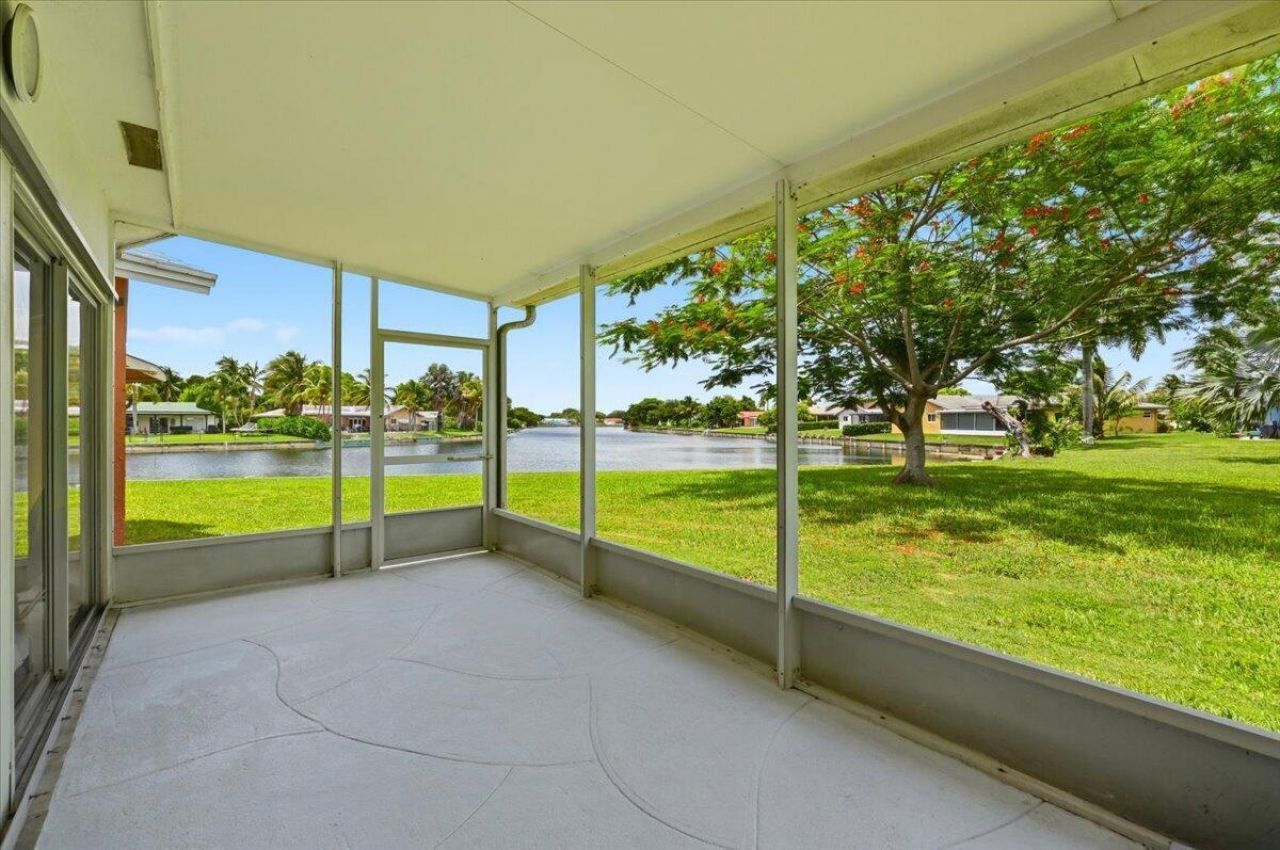 9401 NW 70 Place, Tamarac, FL 33321 Photo