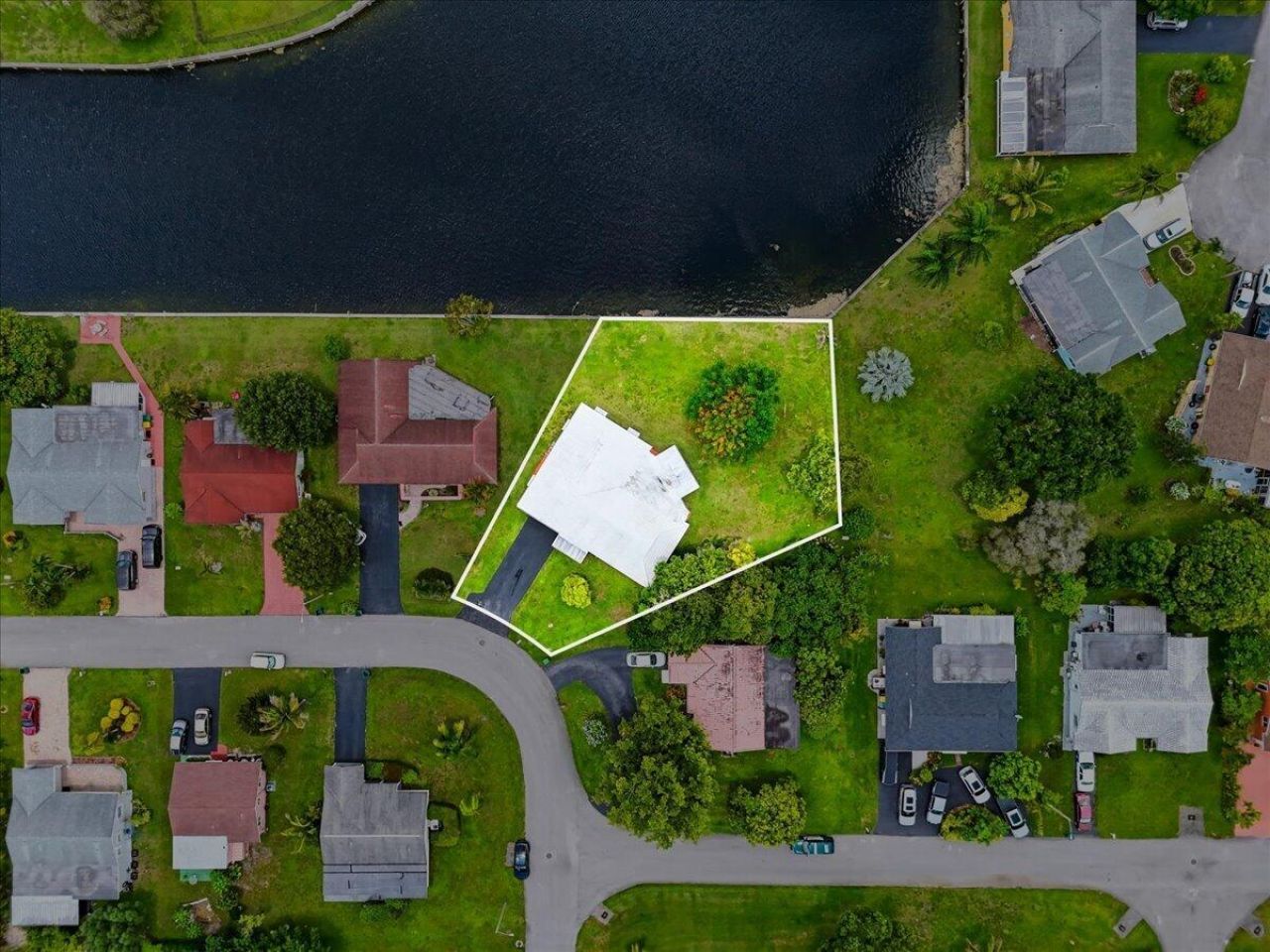 9401 NW 70 Place, Tamarac, FL 33321 Photo