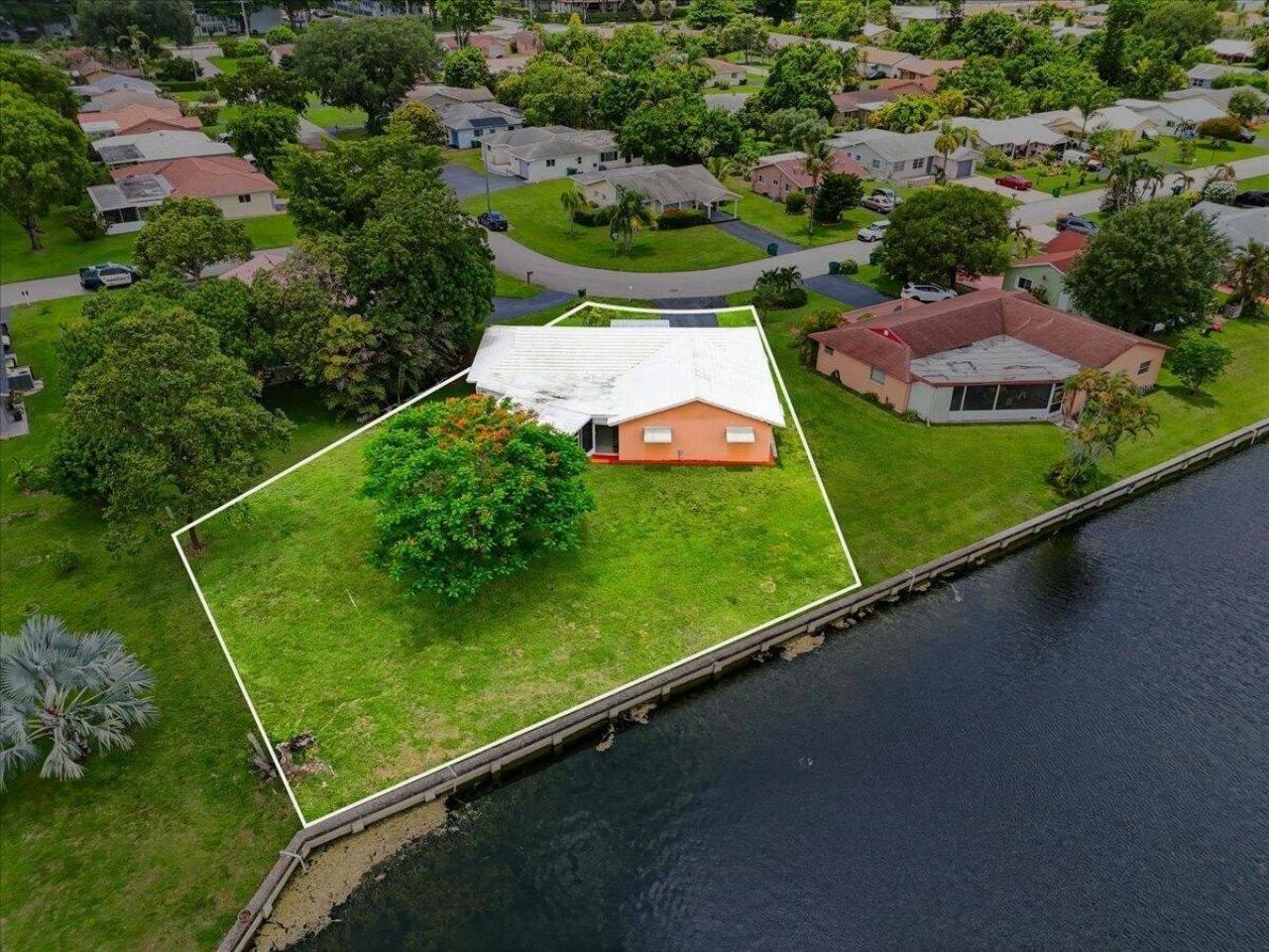 9401 NW 70 Place, Tamarac, FL 33321 Photo