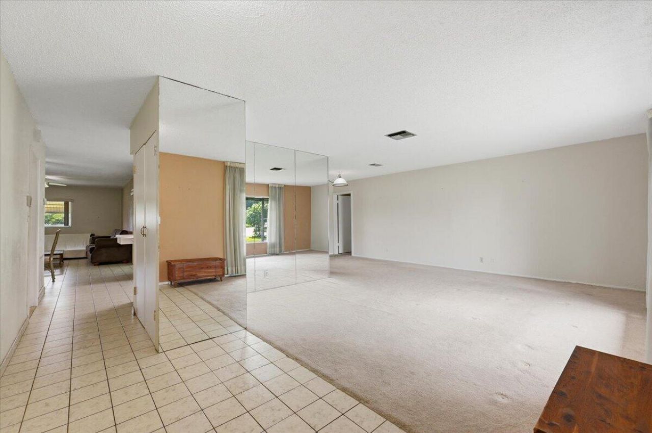 9401 NW 70 Place, Tamarac, FL 33321 Photo