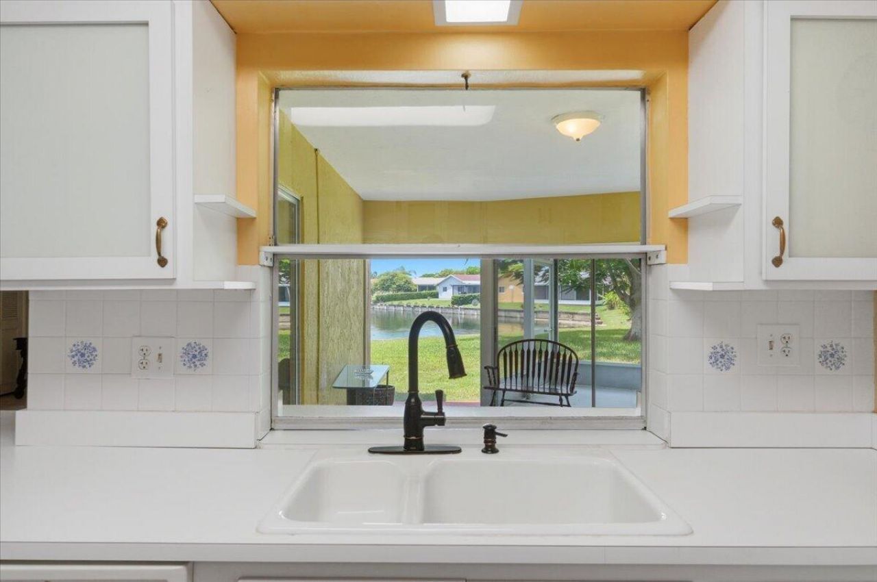 9401 NW 70 Place, Tamarac, FL 33321 Photo