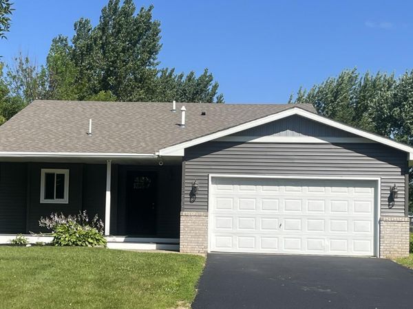 1300 Honeysuckle Lane SE, Cambridge, MN 55008