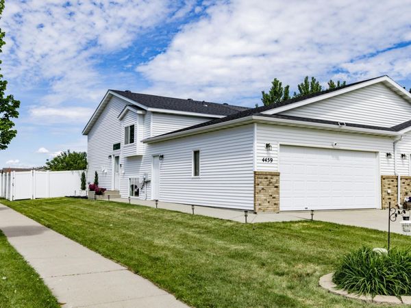 4459 15th Street S, Moorhead, MN 56560