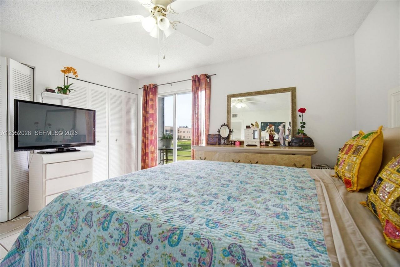 9101 Sunrise Lakes Blvd , Unit 218, Sunrise, FL 33322 Photo