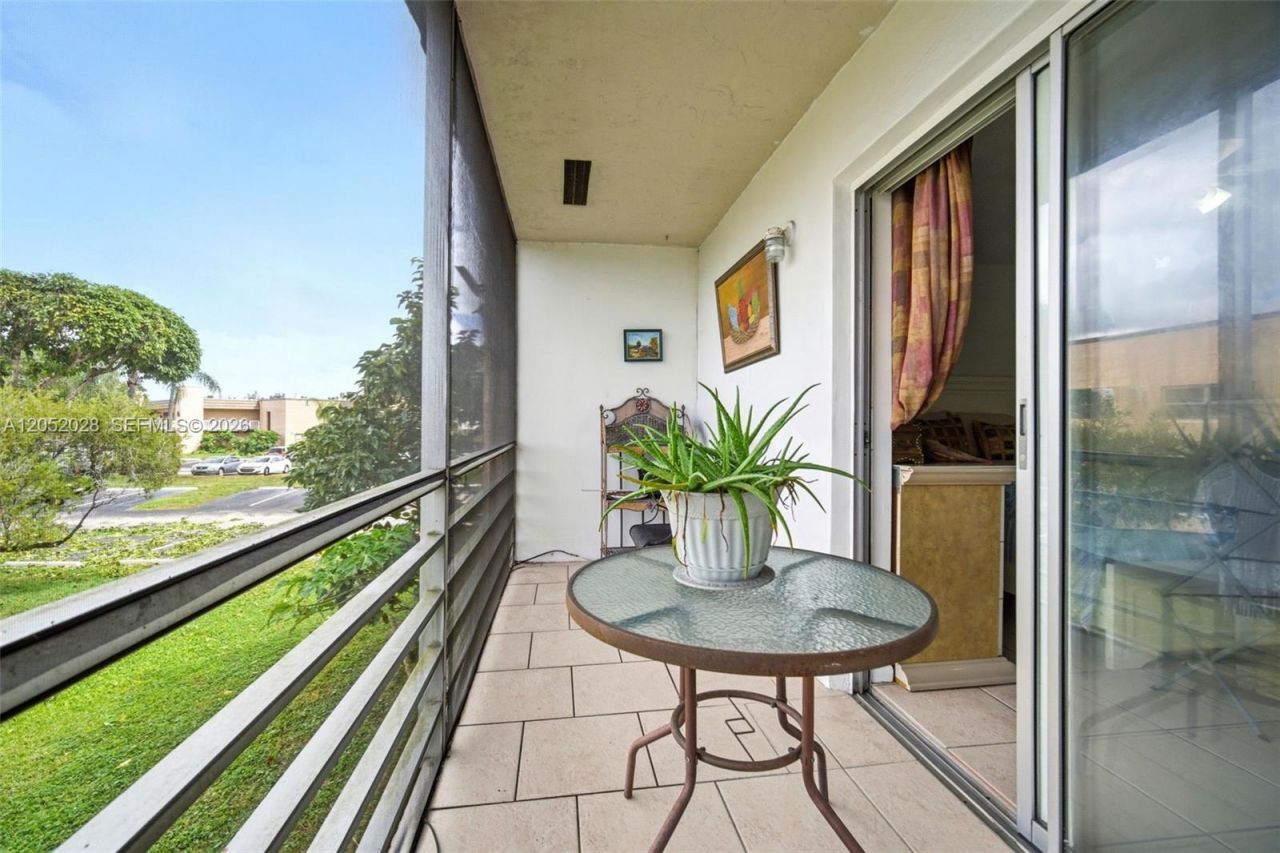 9101 Sunrise Lakes Blvd , Unit 218, Sunrise, FL 33322 Photo