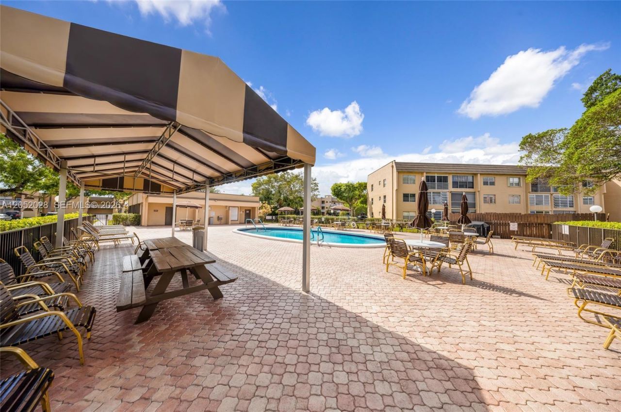 9101 Sunrise Lakes Blvd , Unit 218, Sunrise, FL 33322 Photo