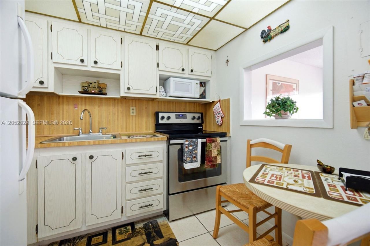 9101 Sunrise Lakes Blvd , Unit 218, Sunrise, FL 33322 Photo