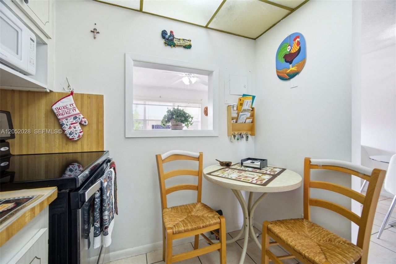 9101 Sunrise Lakes Blvd , Unit 218, Sunrise, FL 33322 Photo