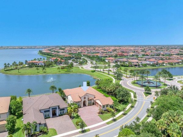 12205 S Parkland Bay Trl, Parkland, FL 33076