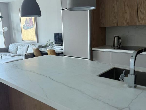 460 NE 28th St , Unit 803, Miami, FL 33137