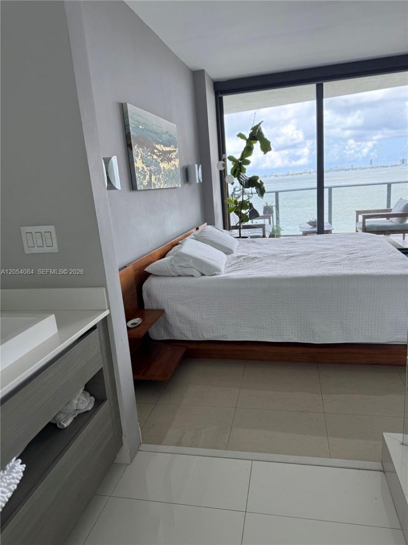 460 NE 28th St, Unit 803, Miami, FL 33137 Photo