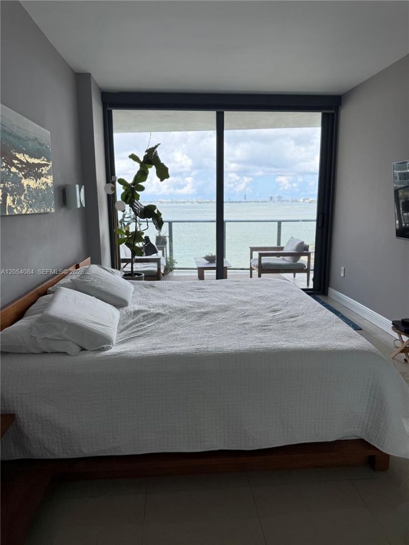 460 NE 28th St, Unit 803, Miami, FL 33137 Photo