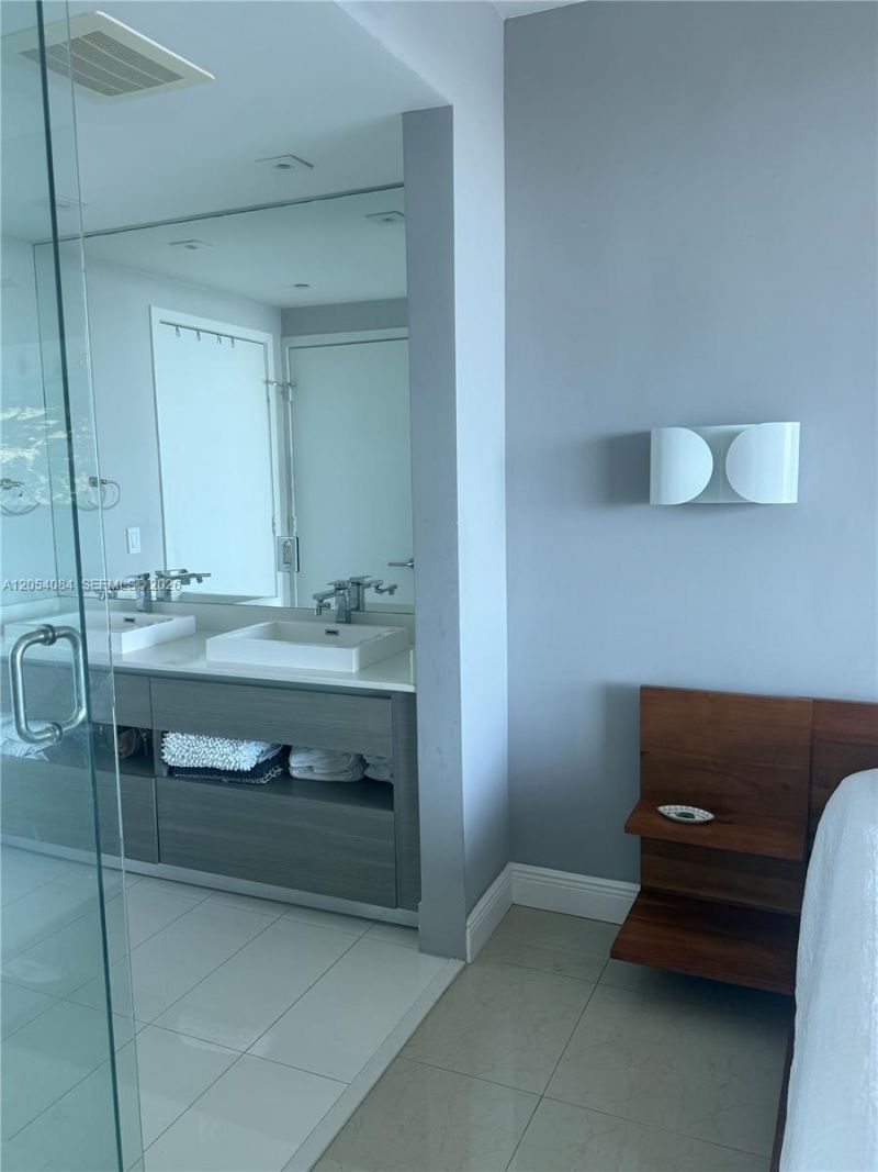 460 NE 28th St, Unit 803, Miami, FL 33137 Photo
