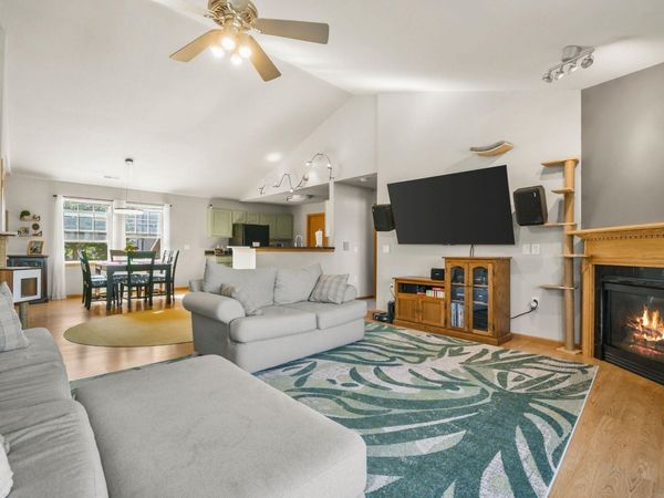 3134 Dorchester Way, Unit 4, Madison, WI 53719