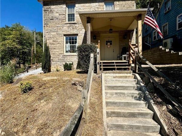 123 Cassick Street, Logan, WV 25601
