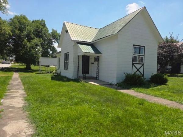 113 E Cleveland Street , Monroe City, MO 63456