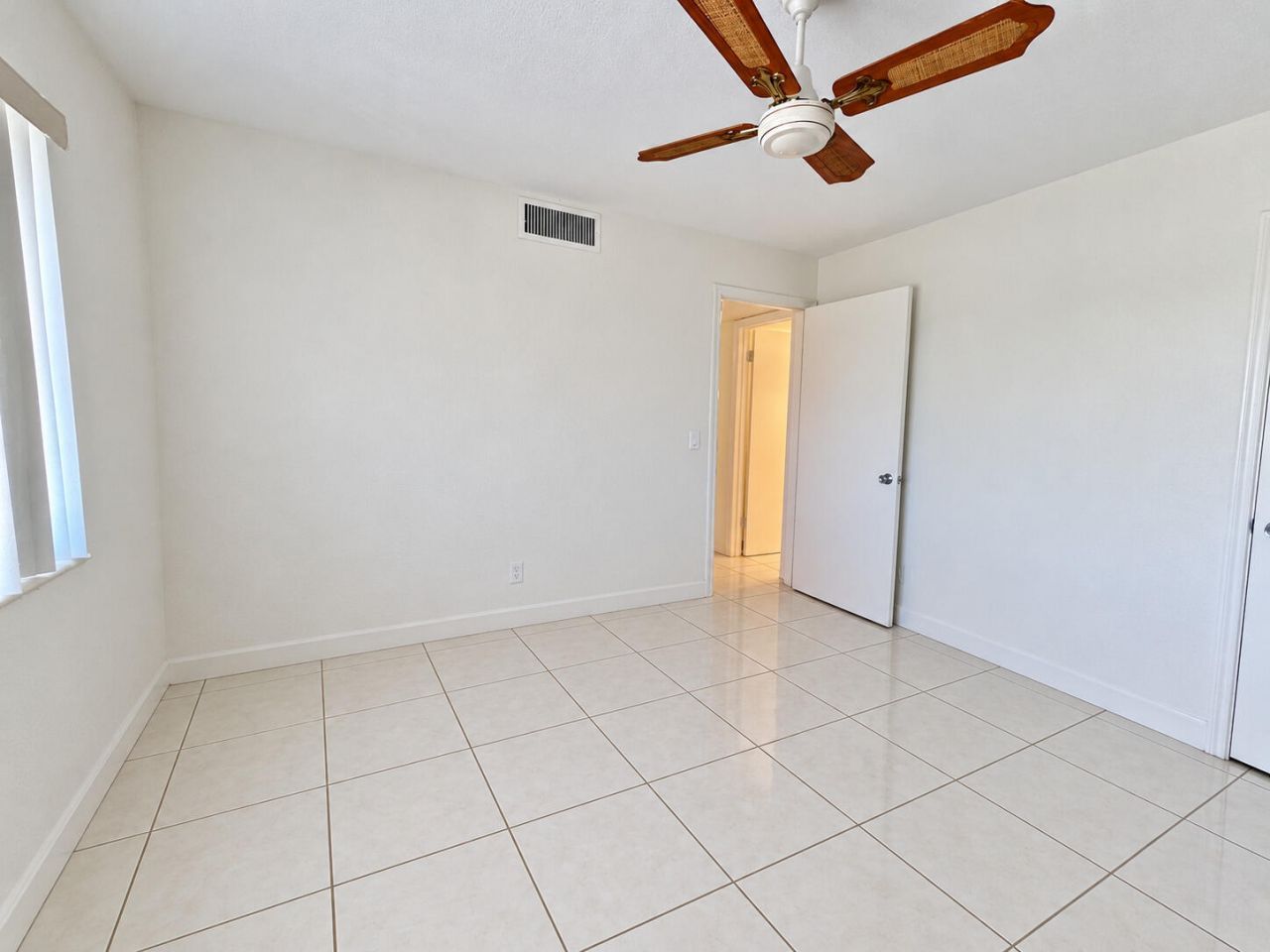 4090 Tivoli Court, Unit 301, Lake Worth, FL 33467 Photo