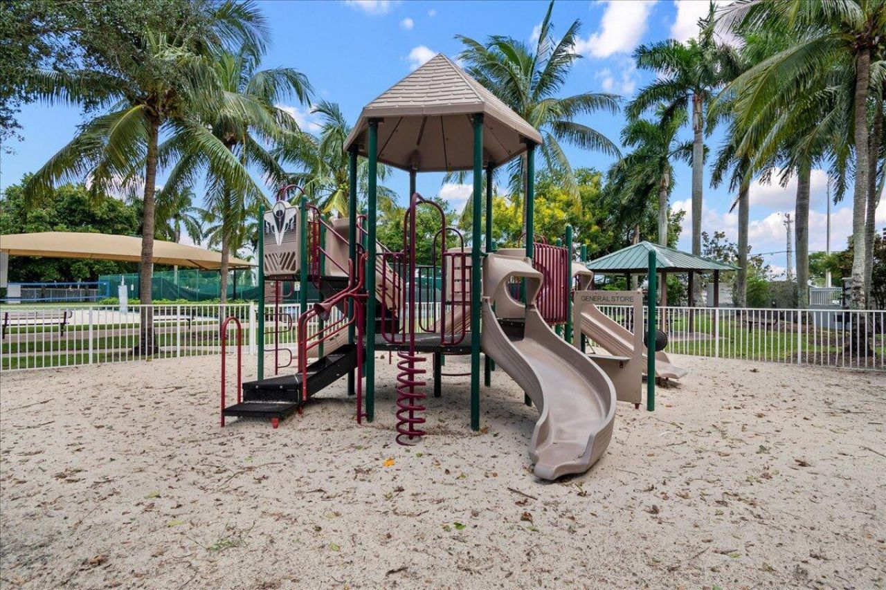 8128 Big Pine Way, Riviera Beach, FL 33407 Photo