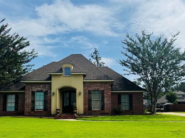 1761 Turning Leaf Trail, Haughton, LA 71037