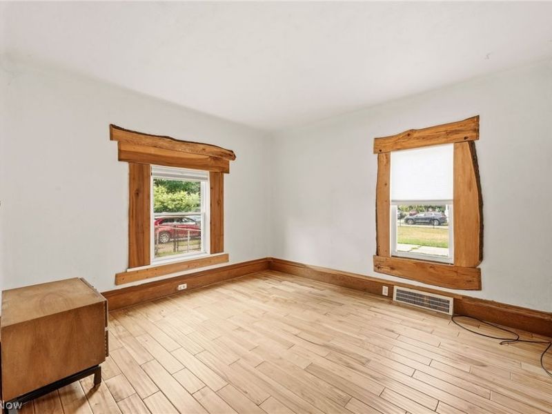 6914 Wakefield Avenue, Cleveland, OH 44102 Photo 5