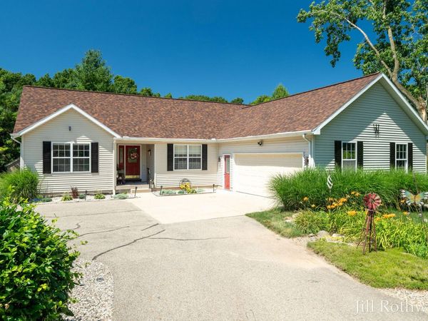 2385 Hidden Timbers Trail NE, Rockford, MI 49341
