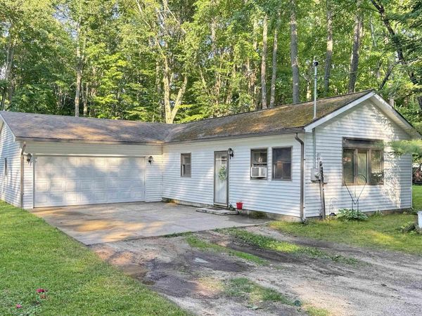 2599 Pleasant Lake Shore Drive, Cadillac, MI 49601