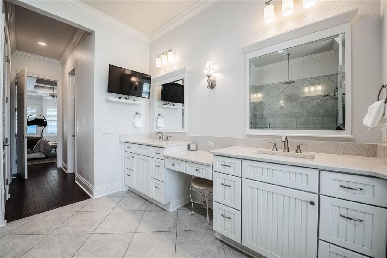 6768 Crescent Woods Circle, Lakeland, FL 33813 Photo