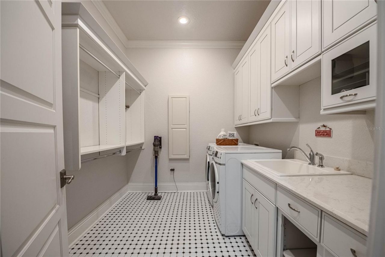 6768 Crescent Woods Circle, Lakeland, FL 33813 Photo