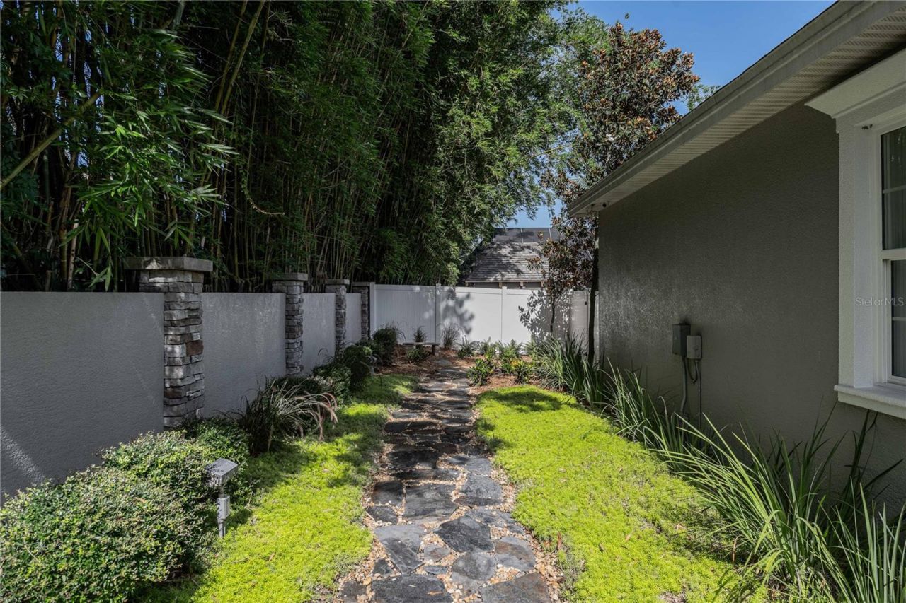 6768 Crescent Woods Circle, Lakeland, FL 33813 Photo