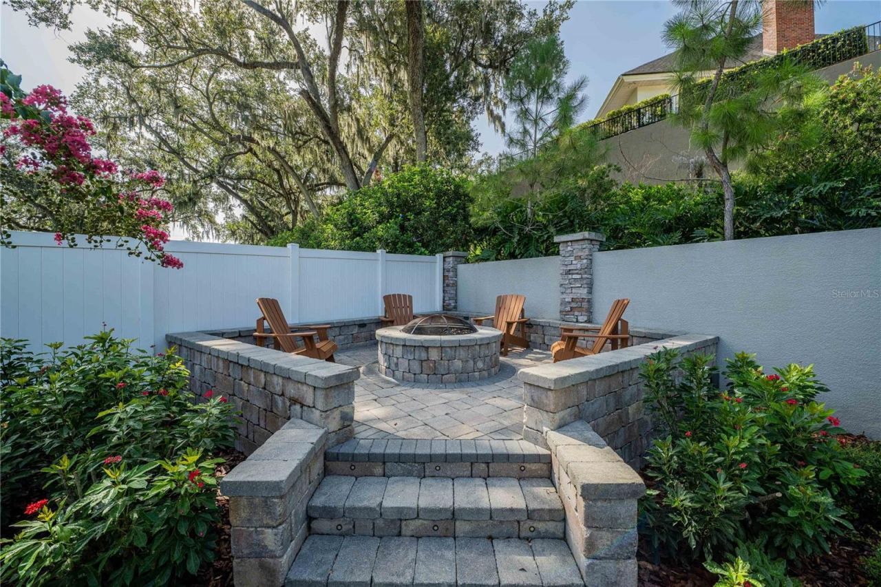 6768 Crescent Woods Circle, Lakeland, FL 33813 Photo