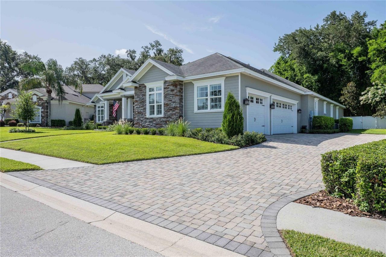 6768 Crescent Woods Circle, Lakeland, FL 33813 Photo