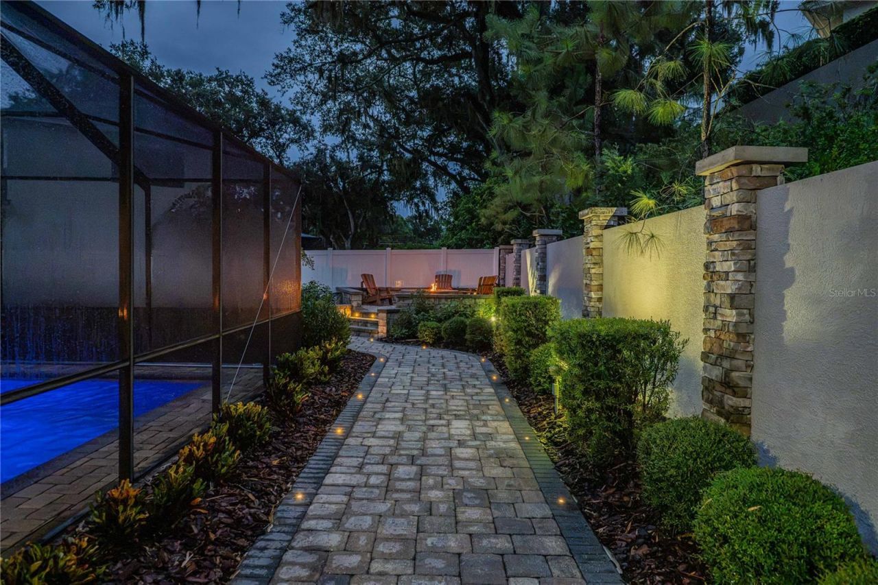 6768 Crescent Woods Circle, Lakeland, FL 33813 Photo