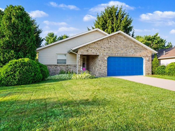 212 E Dunn Road , New Carlisle, IN 46552