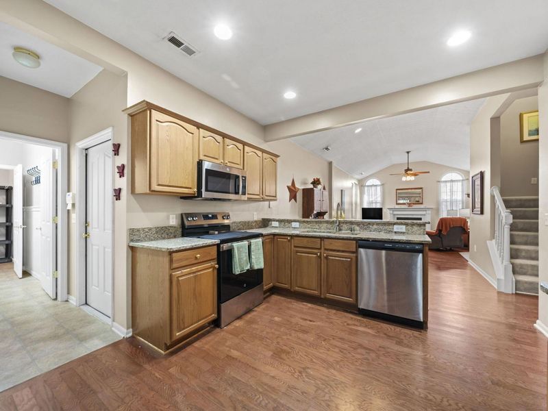 122 Stonegate Drive, Pataskala, OH 43062 Photo 10