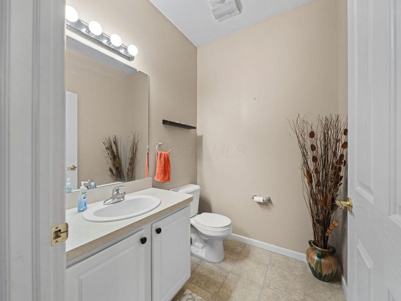 122 Stonegate Drive, Pataskala, OH 43062 Photo 13