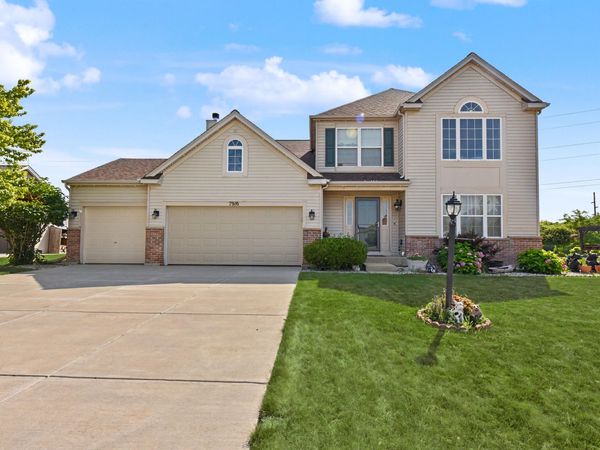 7916 Whitetail Dr, Mount Pleasant, WI 53406