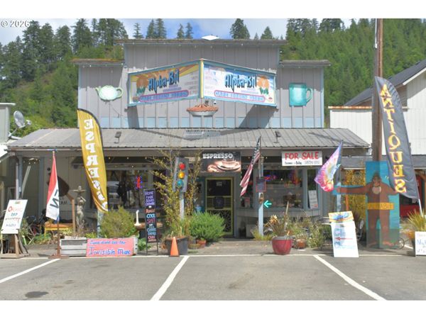 10780 HIGHWAY 126, Mapleton, OR 97453