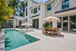 700 Stucco Lane photo 4