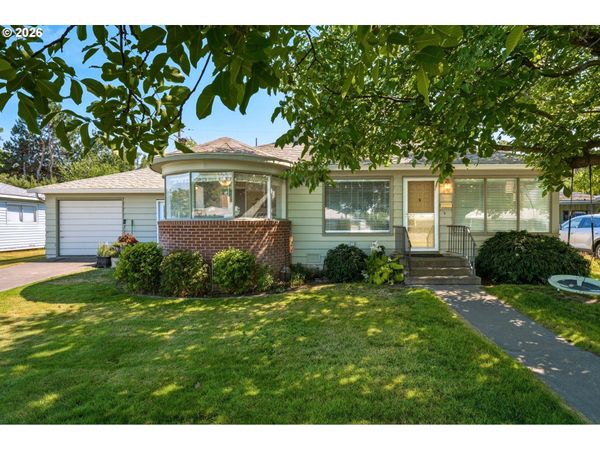 33 W CEDAR DR, Hermiston, OR 97838