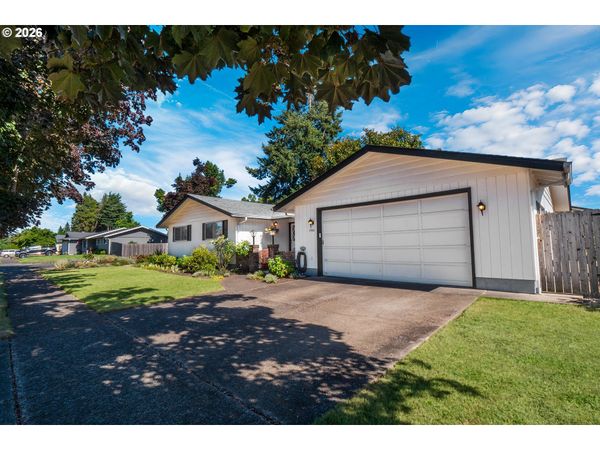 1421 Lawnridge AVE, Springfield, OR 97477