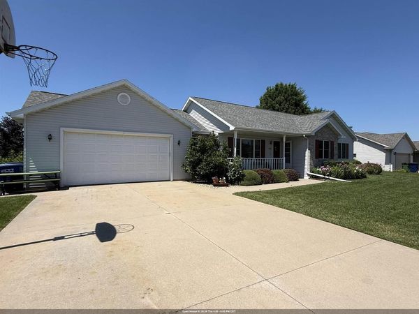 420 LONGWOOD LANE, Wrightstown, WI 54180